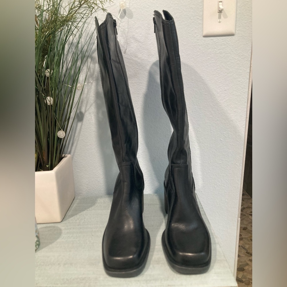 NWOB Lucky Brand Leather Black Tall Boot Square Toe Stacked Heel Size 5 1/2 - Picture 3 of 15
